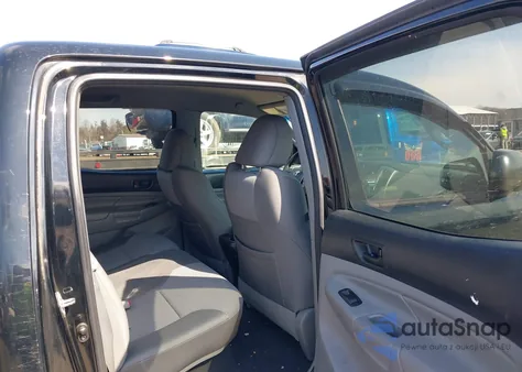 2015 Toyota Tacoma Base V6 z USA, uszkodzony, nr VIN 3TMLU4EN8FM183330